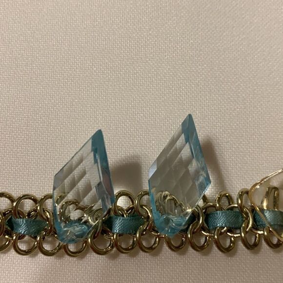 Plunder necklace with ribbon/chain intertwined and large detail flowers - Picture 8 of 9